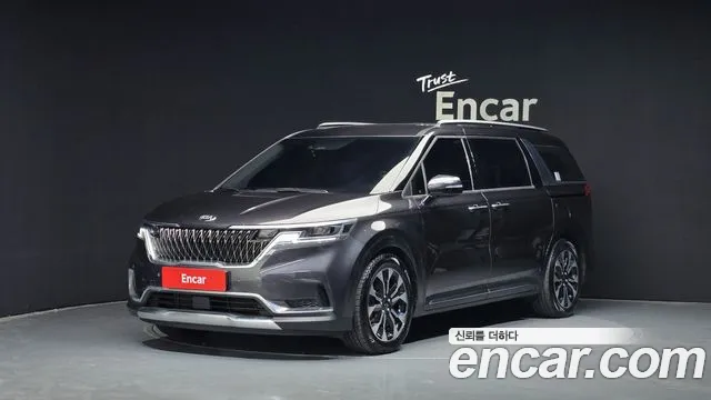 Kia Canival 2021 — photo 1