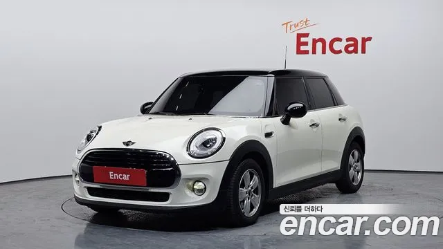 Mini Cooper 2018 — photo 1