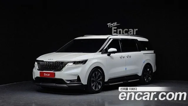 Kia Canival 2023 — photo 1