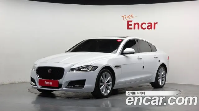 Jaguar XF 2019 — photo 1