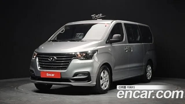 Hyundai Starex 2019 — photo 1