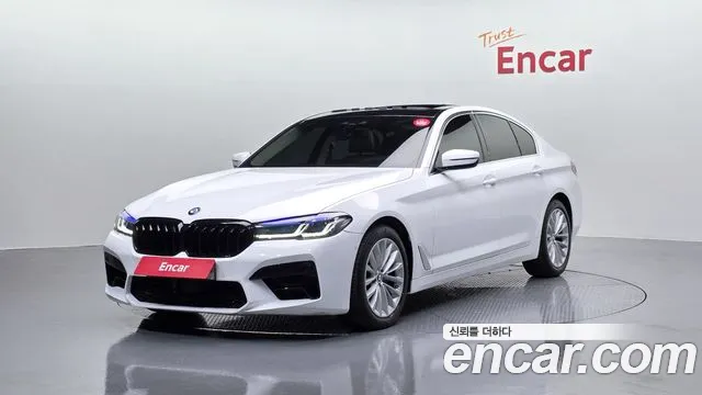 BMW 5-Series 2019 — photo 1