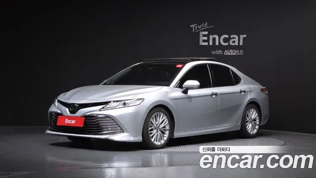 Toyota Camry 2018 — photo 1