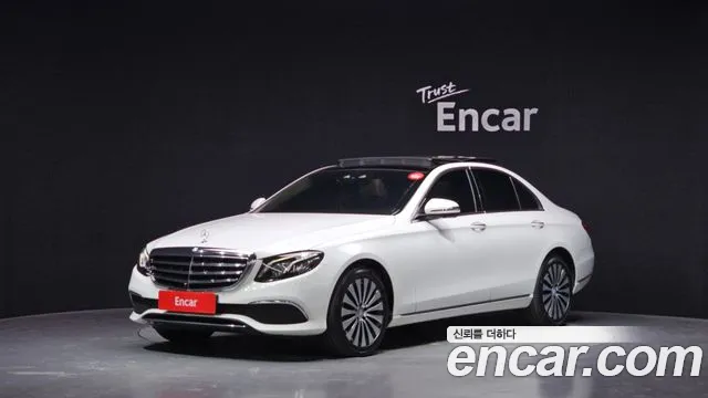 Mercedes-Benz E-Class 2017 — photo 1