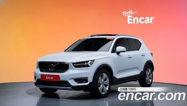 Volvo XC40 2021 — photo 1