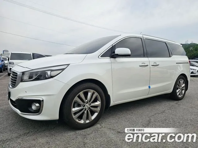 Kia Canival 2017 — photo 1