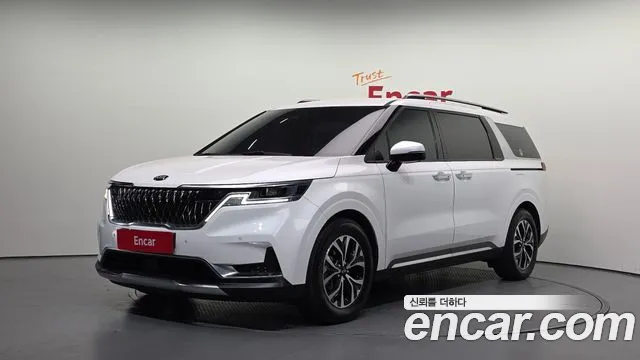 Kia Canival 2021 — photo 1