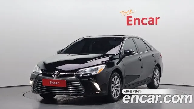 Toyota Camry 2017 — photo 1