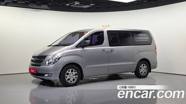 Hyundai Starex 2015 — photo 1