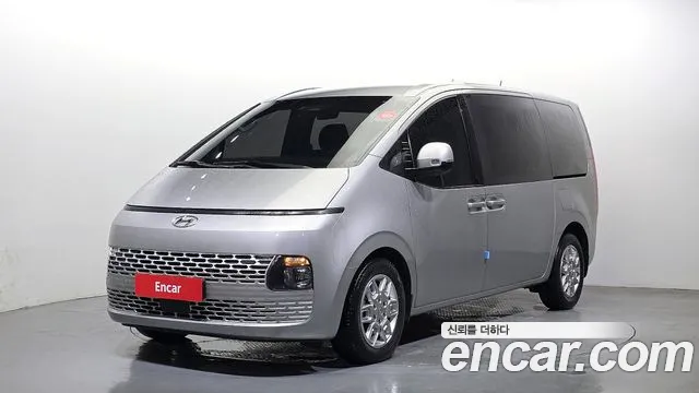 Hyundai Staria 2022 — photo 1