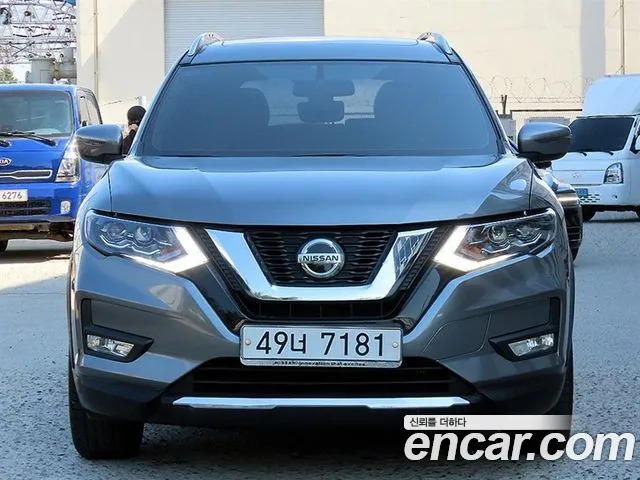 Nissan X-Trail 2018 — photo 1