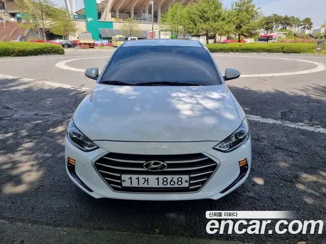 Hyundai AVANTE 2018 — photo 1