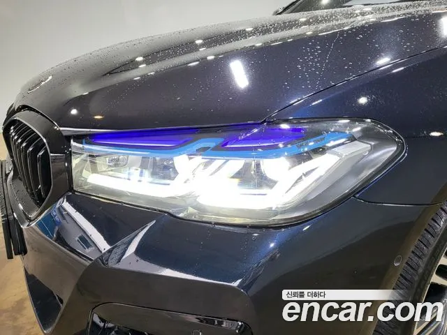 BMW 5-Series 2019 — photo 1