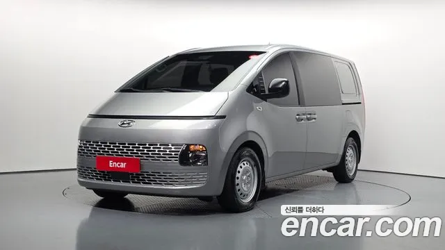 Hyundai Staria 2022 — photo 1