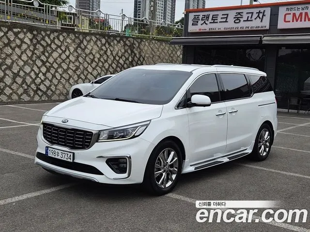 Kia Canival 2020 — photo 1