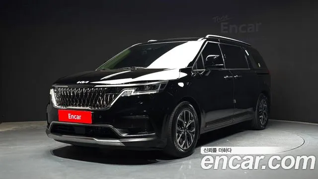 Kia Canival 2023 — photo 1