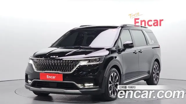 Kia Canival 2023 — photo 1