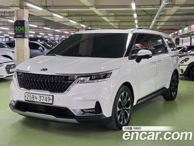 Kia Canival 2021 — photo 1