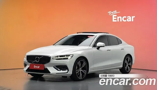 Volvo S60 2021 — photo 1