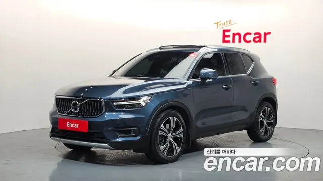 Volvo XC40 2021 — photo 1