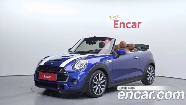 Mini Cooper Convertible 2021 — photo 1