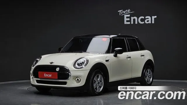 Mini Cooper 2020 — photo 1