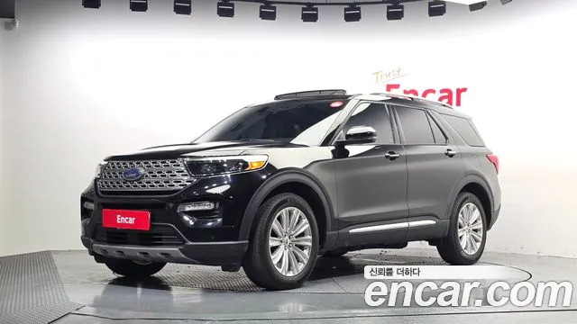 Ford Explorer 2022 — photo 1