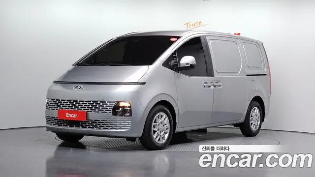 Hyundai Staria 2022 — photo 1