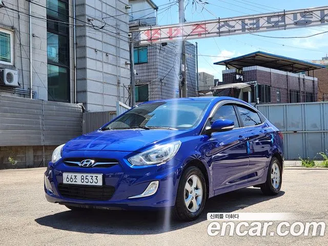 Hyundai Accent 2012 — photo 1