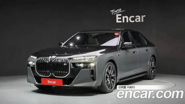 BMW i7 2025 — photo 1