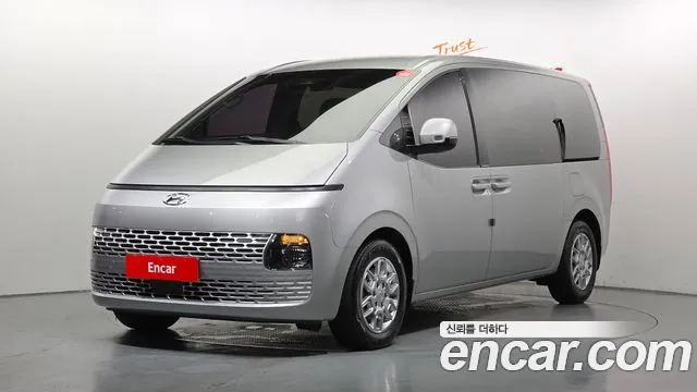 Hyundai Staria 2022 — photo 1