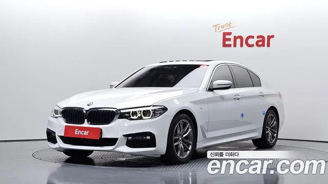 BMW 5-Series 2018 — photo 1