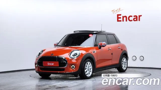 Mini Cooper 2021 — photo 1
