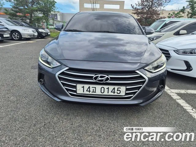 Hyundai AVANTE 2017 — photo 1