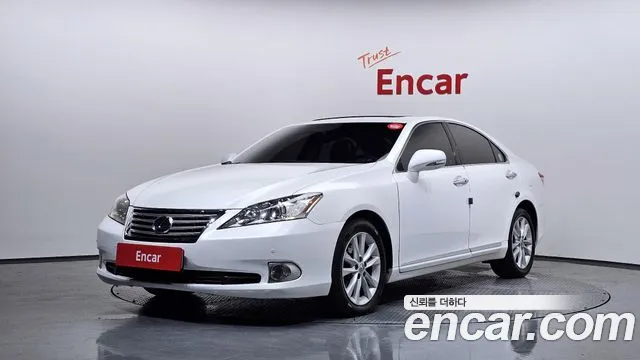 Lexus ES 2011 — photo 1