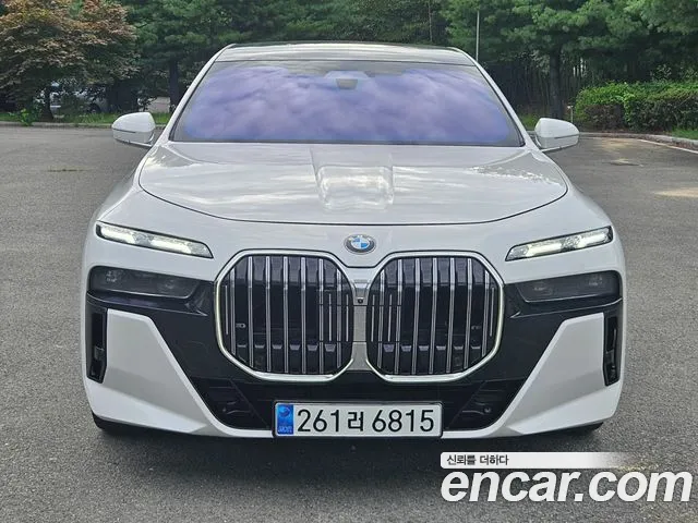 BMW 7-Series 2024 — photo 1