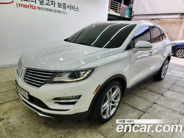 Lincoln MKC 2015 — photo 1