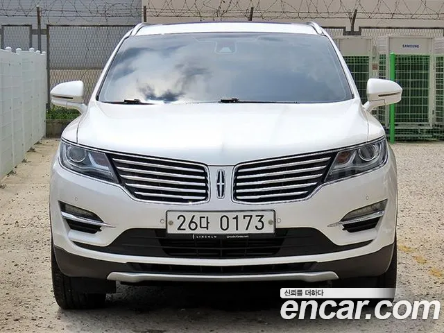 Lincoln MKC 2017 — photo 1