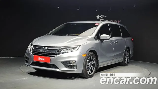 Honda Odyssey 2018 — photo 1