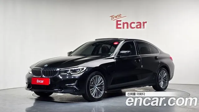 BMW 3-Series 2021 — photo 1
