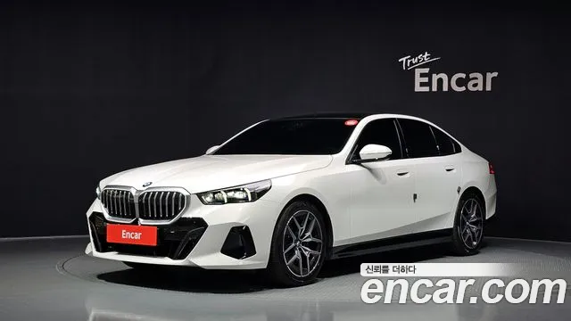 BMW 5-Series 2026 — photo 1