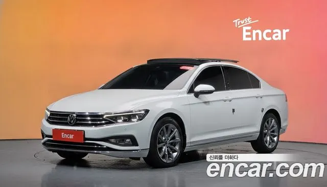 Volkswagen Passat 2022 — photo 1