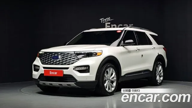 Ford Explorer 2022 — photo 1