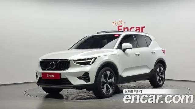 Volvo XC40 2024 — photo 1