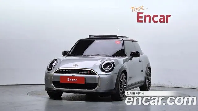 Mini Cooper 2025 — photo 1