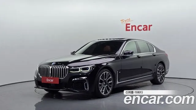 BMW 7-Series 2022 — photo 1