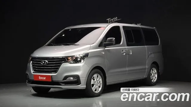 Hyundai Starex 2020 — photo 1