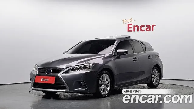 Lexus CT200h 2015 — photo 1