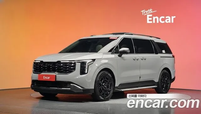 Kia Canival 2025 — photo 1