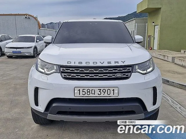 Land Rover Discovery 2019 — photo 1